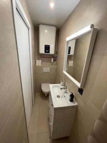 Saint-Germain-En-Laye: Grand Studio En Centre Ville A 2 Minutes Du Rer Exterior foto