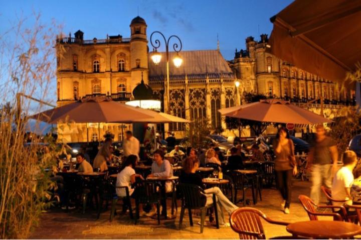 Saint-Germain-En-Laye: Grand Studio En Centre Ville A 2 Minutes Du Rer Exterior foto